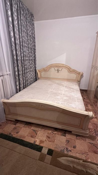 Спальный гарнитур срочно
