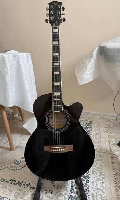 Срочно продам гитару