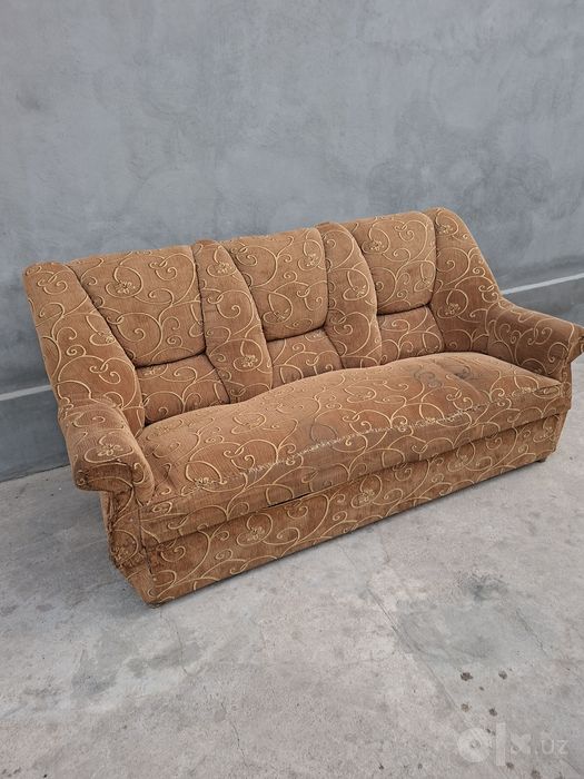 Диван. 2 креслоси билан сотилади. Хаммасига. 250.000.тел.*.
