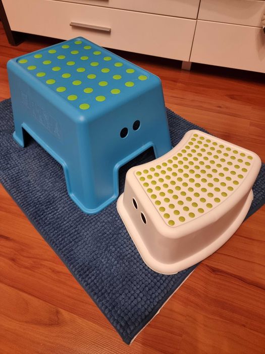 Pachet Covoras baie albastru Scaune copii si Suport umerase alb 100cm