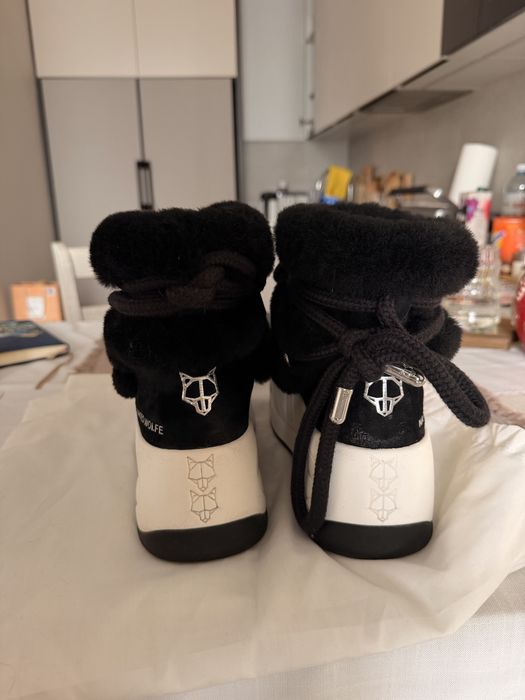 Угги от Naked Wolfe