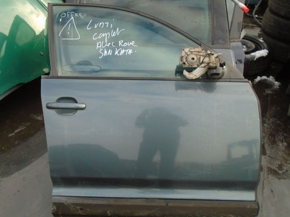 Usa dreapta fata completa Volkswagen Touareg din 2003 fara oglinda