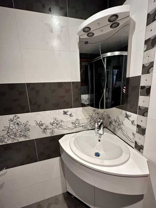 Дава се под наем Четиристаен апартамент в София, Витоша - 120 кв.м за 1100 € - Снимка #11