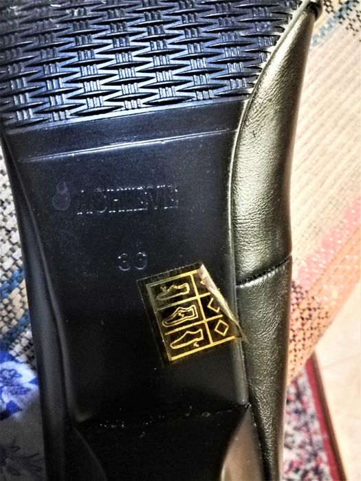 Нови дамски обувки, черни. Размер 36