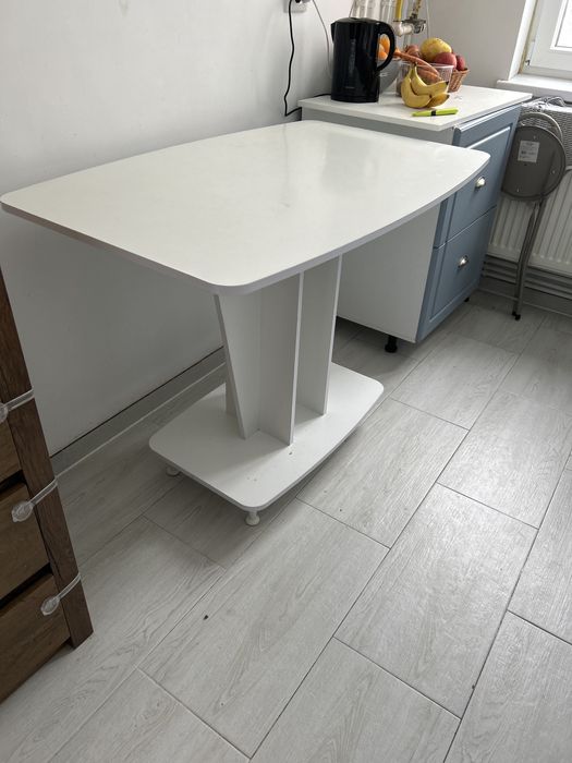 Masa bucatarie alba