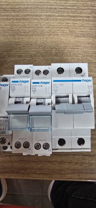 Contactor modular,sigurante HAGER