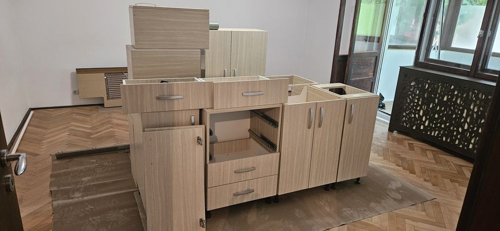 vindem mobilier de bucatarie in stare noua nefolosit