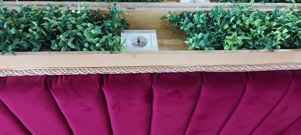 Диван, угловой диван, диван с розеткой