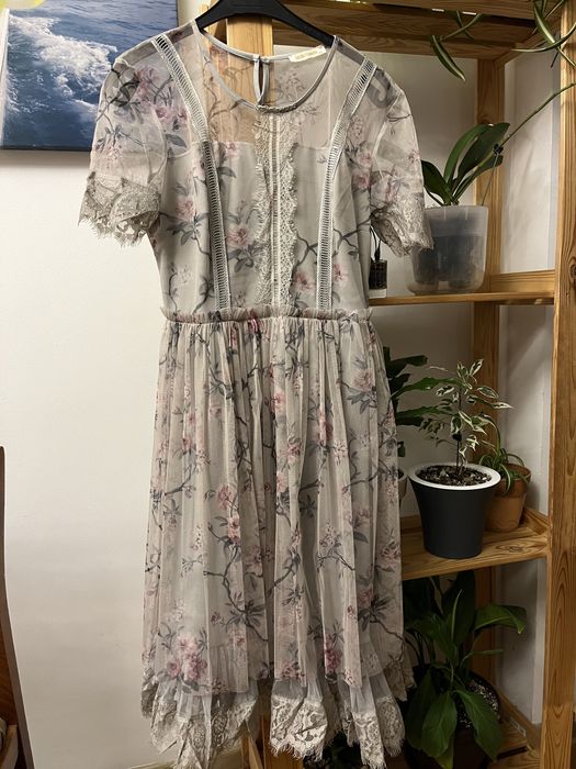 Нежное красивое платье 44-46