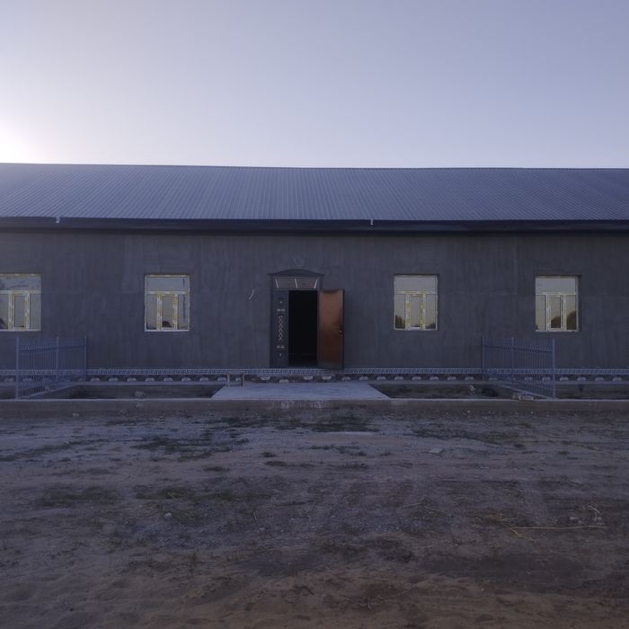 Angarik mahallasida katejlar sotiladi.