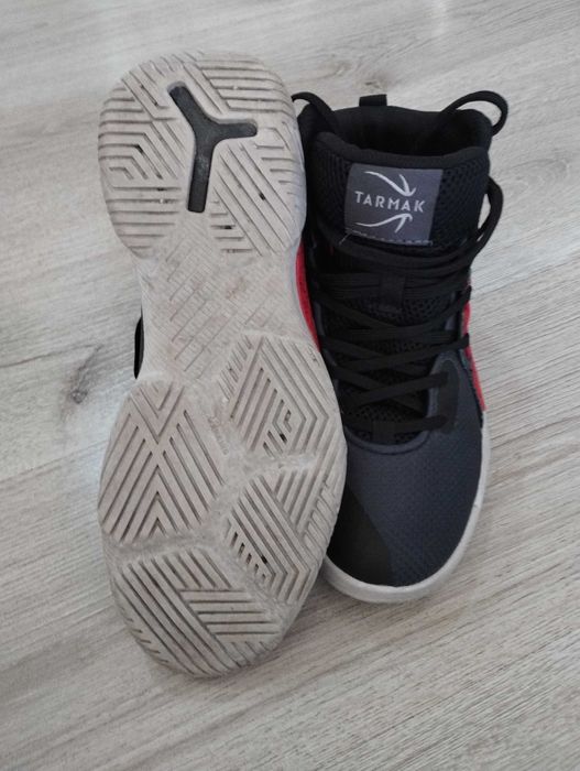 Затворени обувки/ за баскетбол