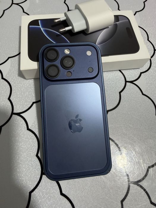 Продам Apple 16 срочно состояние отлично