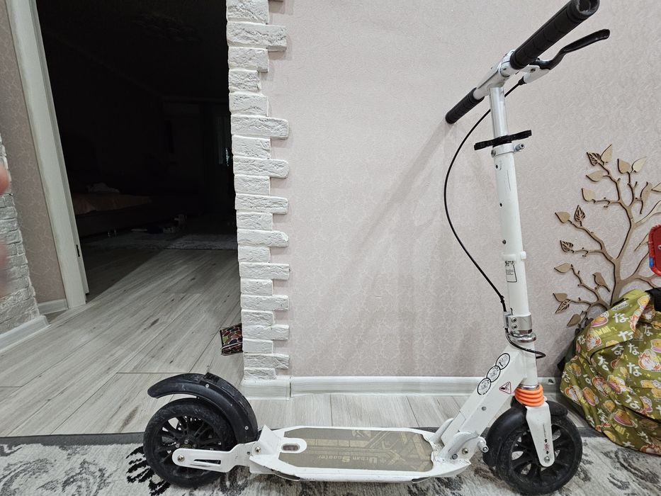 Продам самокат складной.