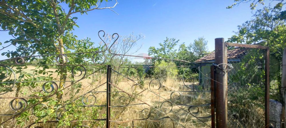 Парцел за строителство на къща, местност Летище, с.Звездица, ЙГ
