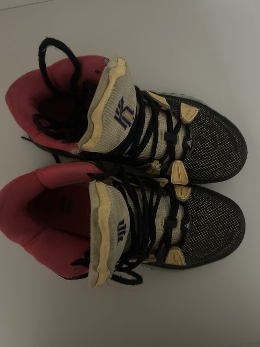 продаю кроссовки Kyrie Irving 7