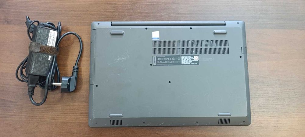 Lenovo V130-15ikb 15.6 in Laptop i5-7200U 2.5 GHz 8GB 256GB NVME SSD Win 11 Home 96.73% батерия и оригинално зарядно