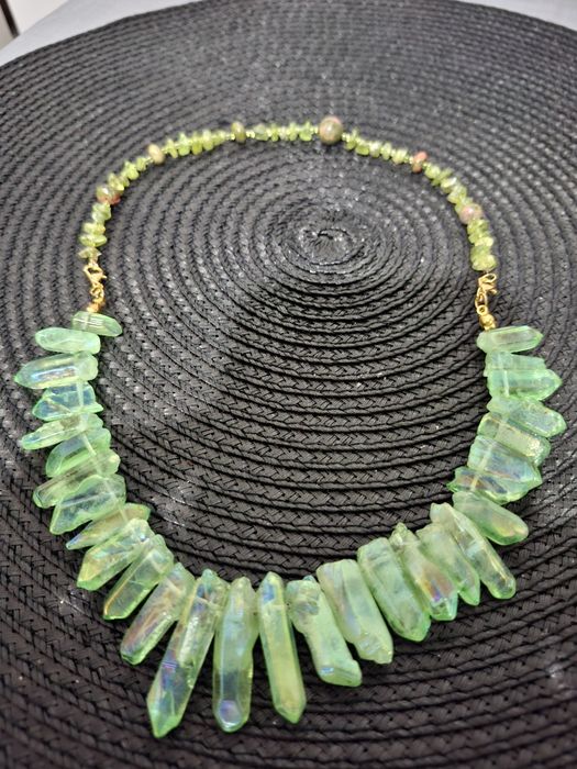Colier cuart Aura verde si peridot cu lungimea 48 cm reglabil