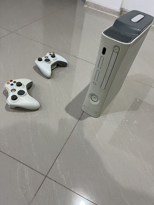X-box 360 + 9 jocuri
