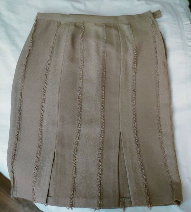 Продаются платья, юбки и красивая блузка