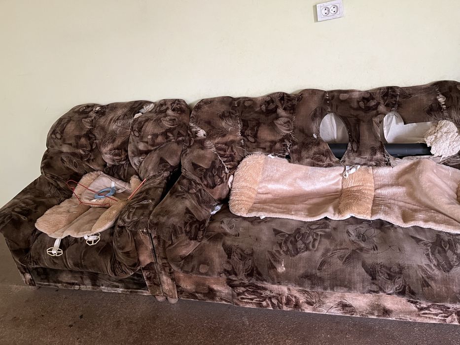 Divan televizor tekinga beriladi