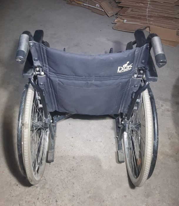 Продам инвалидную коляску.