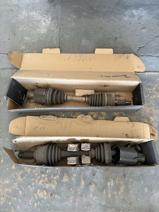 Продам Мазда требьют форд эскейп маверик граната наруж и внутр