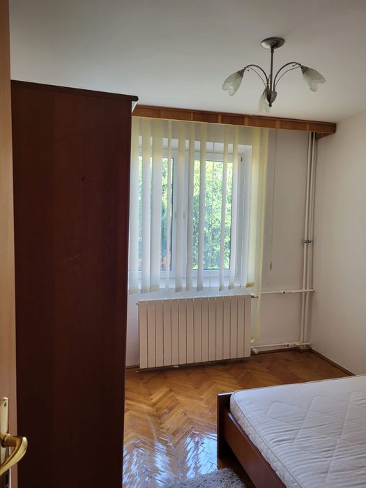 Inchiriez apartament 4 camere zona Aparatorii Patriei sector 4