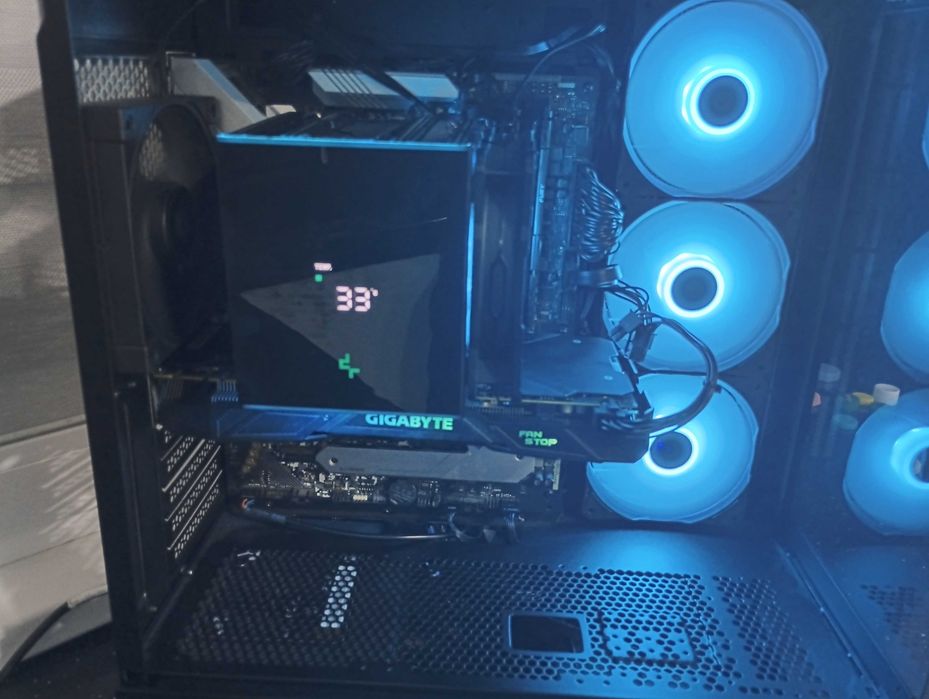 Геймърски компютър Ryzen