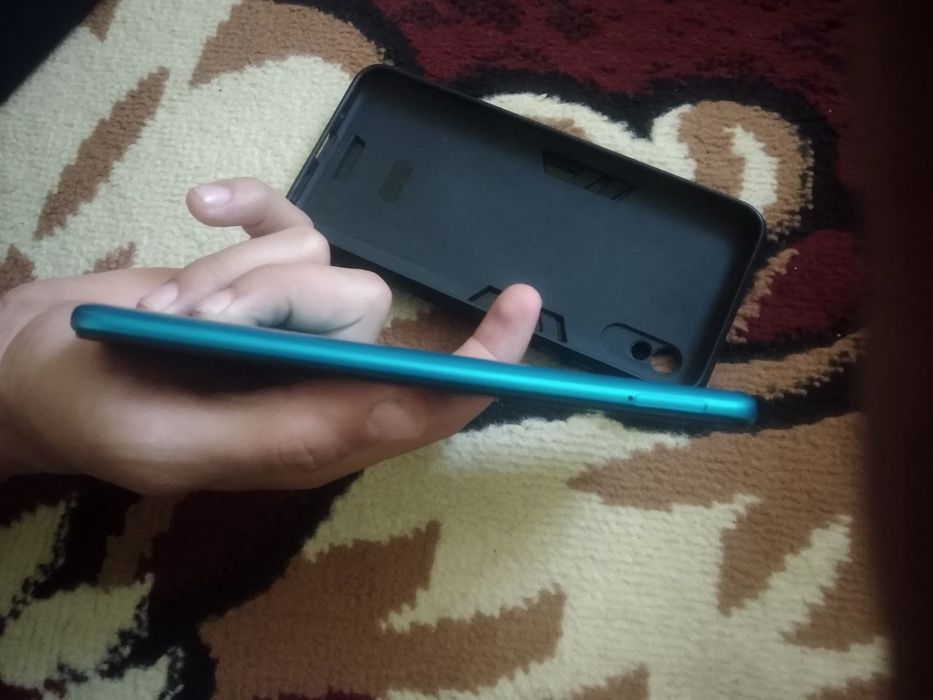 Redmi 9a 32 gb  operativ  xotira2 hech qayeri qirilmagan toza tutilgan