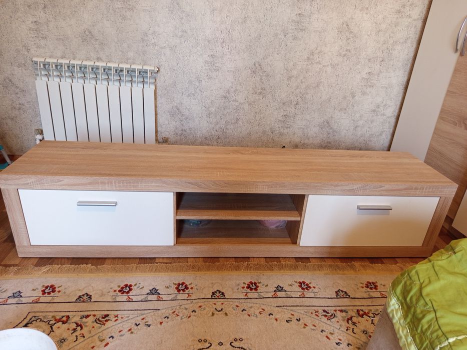 Продается тумба под телевизор