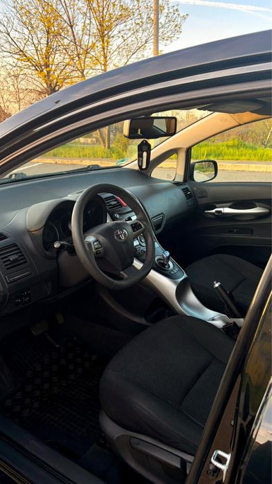 Toyota Auris Hybrid 1.8 VVT-i | Cameră Marșarier | Keyless | Impecabilă