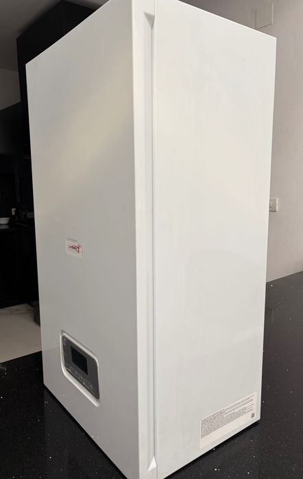 Vând centrală termică pe curent Proterm 9KW
