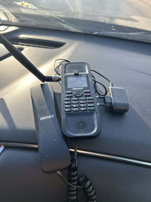 Gionee GT70 GSM stol telefoni