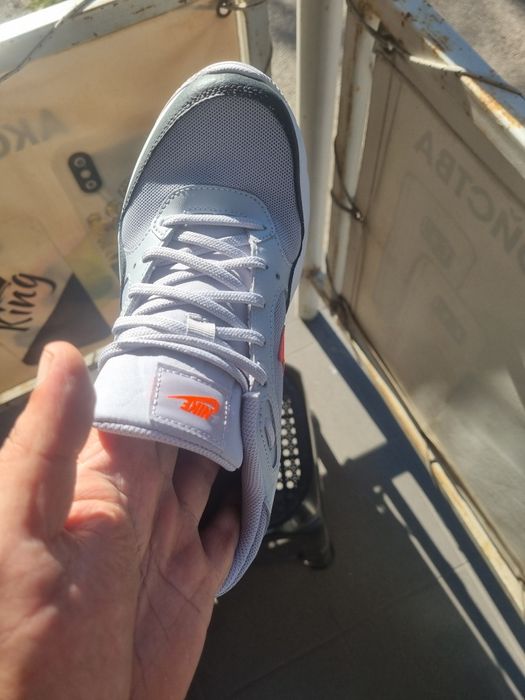 Дамски маратонки Nike max
