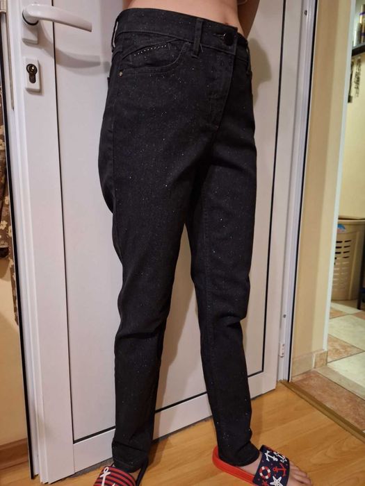 Продавам нов дънков панталон, клин