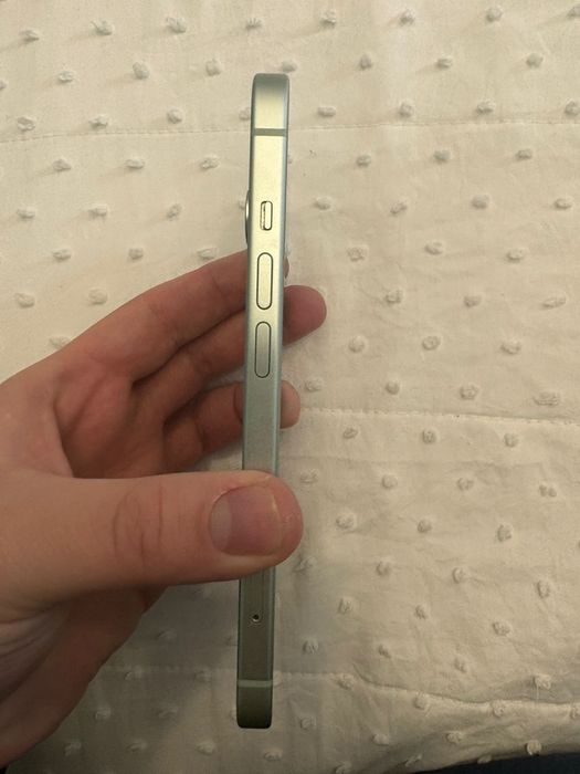 Iphone 15  Green