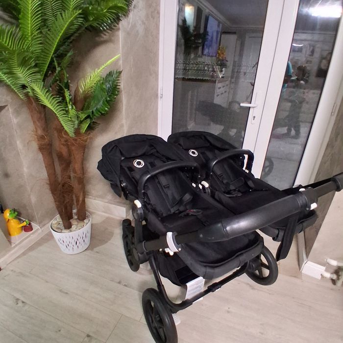 Carucior gemeni bugaboo donkey  cu scaune auto