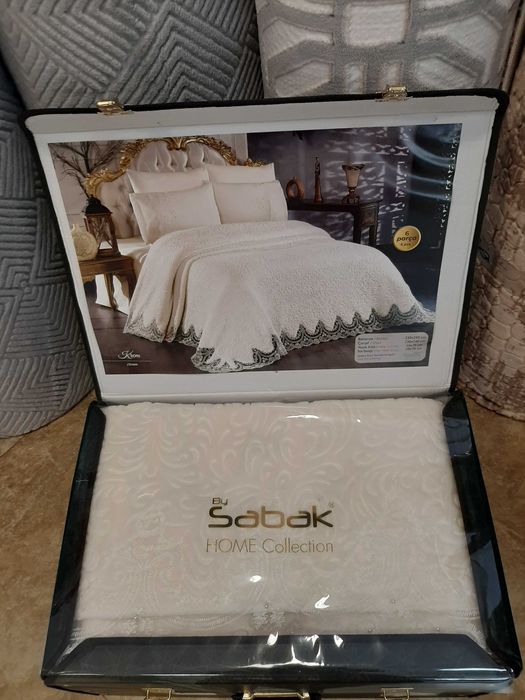 Луксозен спален комплект с френска дантела -  6 части