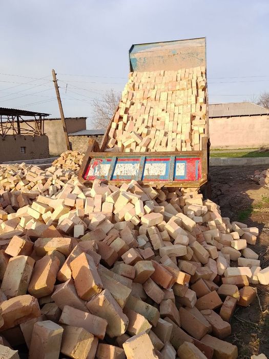 Гишт. Пишган гишт. Хом гишт. Шлакоблок. Полистроблок. Кум щебень песок