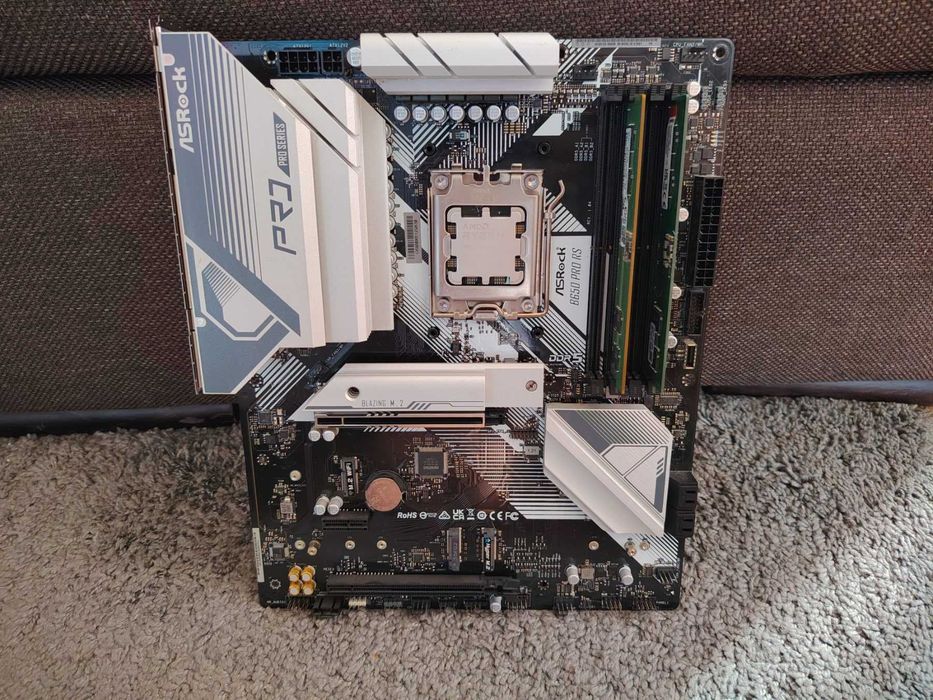 ASRock B650 Pro RS +RYZEN 5 7600X 6-Core (5.3 GHz Turbo) AM5 + 2x8GB  16GB РАМ DDR5