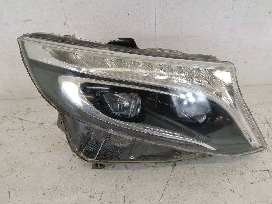 Фар Дясна Лед Интелигентна Светлинна Система Мерцедес-Бенц Вито W447 [