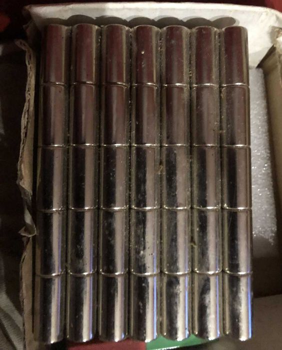 Magneti neodim cilindrici 10x20 mm N52. ULTIMELE 100 DE BUCATI!