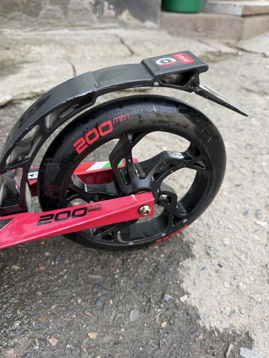 Продам самокат Roces Италия