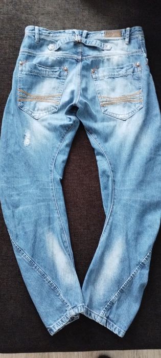 Мъжки дънки хубав модел