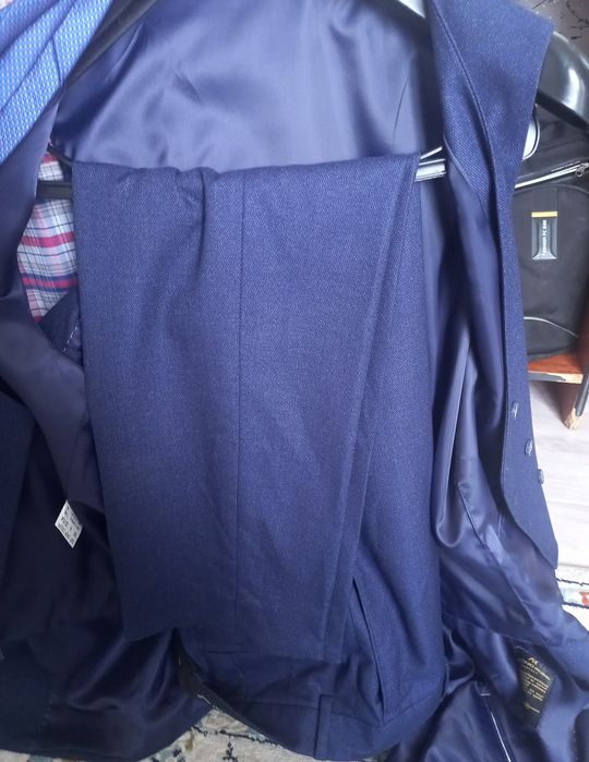 Костюм синий новый