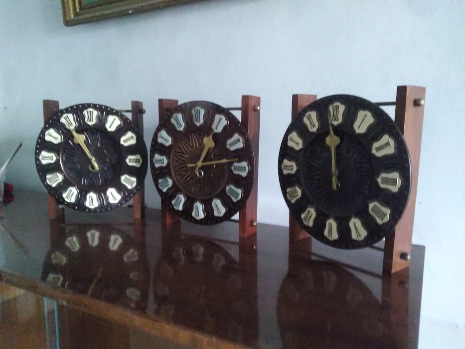 Продаются часы настенные 3 шт