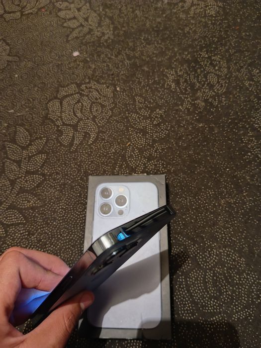 Продам айфон 13 про