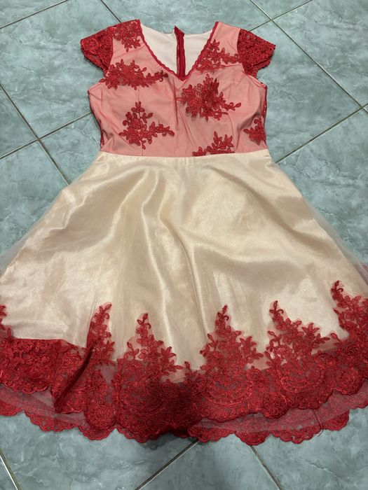 Rochie rosie noua