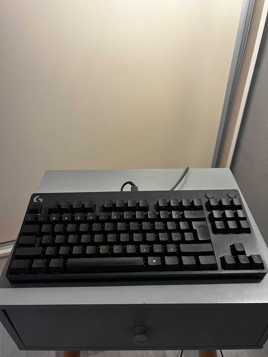 Tastatură mecanică Logitech G PRO (TKL, cu fir)