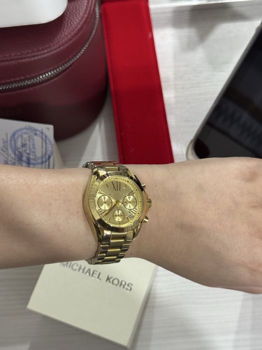 Продаю часы Michael Kors